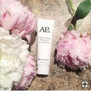 Whitening toothpaste